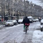 Avondforenzen: Verwacht vertragingen op Nederlandse wegen door sneeuw en ijzel
