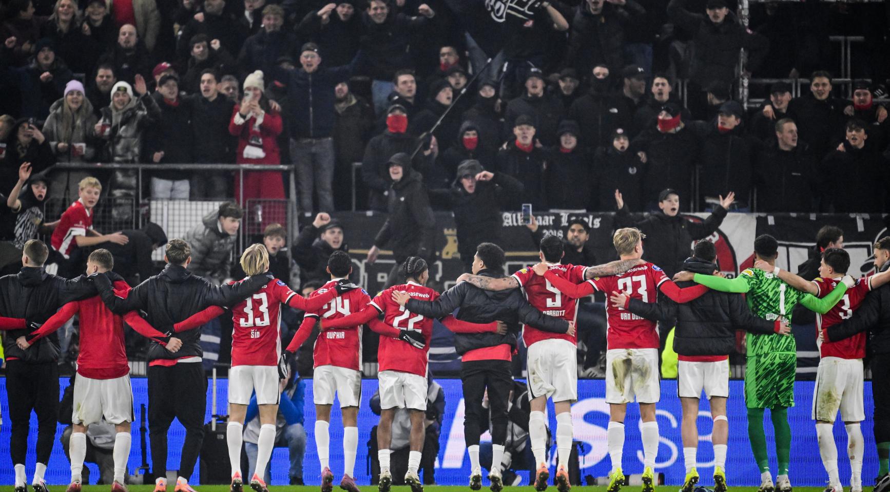 AZ vernedert Ajax met 6-0 overwinning in KNVB-beker