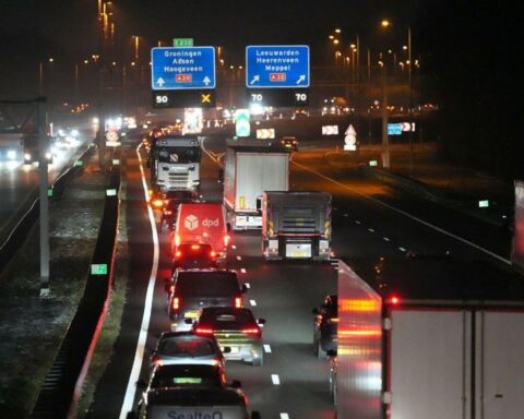 Betonkraken veroorzaken problemen op A28 bij Meppel, rijstrook afgesloten