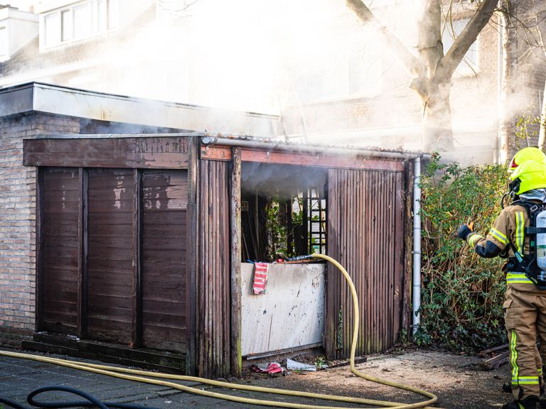 Bewoner van 85 overleden bij schuurbrand in Ridderkerk