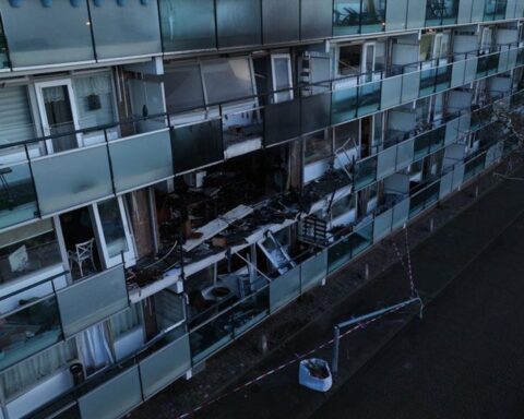 Bewoners seniorenflat in Vlissingen kunnen weken niet terug na explosie en brand