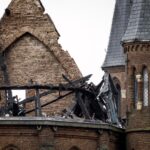 Bewoners wakker in Amsterdam: Vondelkerk grotendeels verwoest na brand die onder controle is