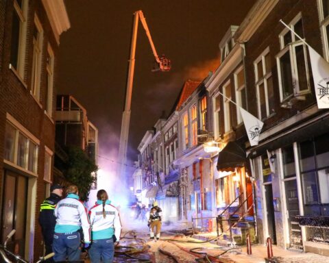 Brand in historisch Leeuwarden bijna oorzaak van instorting; geen gewonden