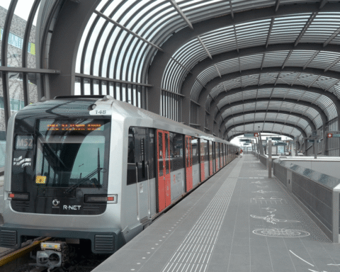 Budget voor de uitbreiding van de Noord-Zuidlijn in Amsterdam naar Schiphol tot €6 miljard tekort