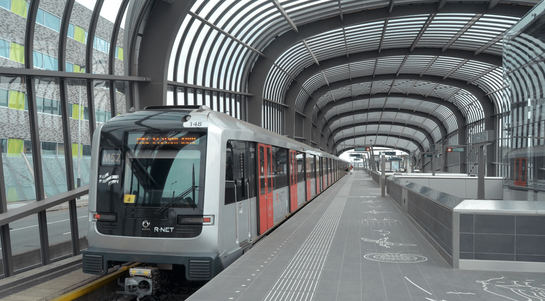 Budget voor de uitbreiding van de Noord-Zuidlijn in Amsterdam naar Schiphol tot €6 miljard tekort