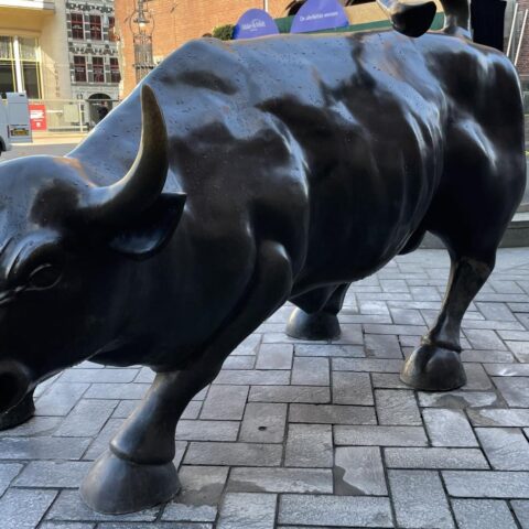 Chip-aandelen stuwen AEX boven 1.000; Signify daalt 17% na teleurstellende kwartaalresultaten