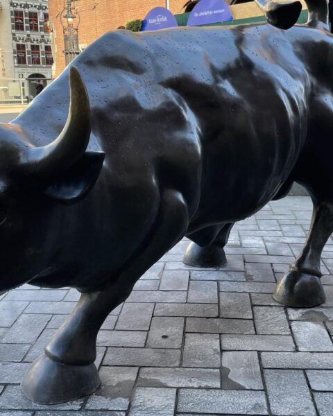 Chip-aandelen stuwen AEX boven 1.000; Signify daalt 17% na teleurstellende kwartaalresultaten