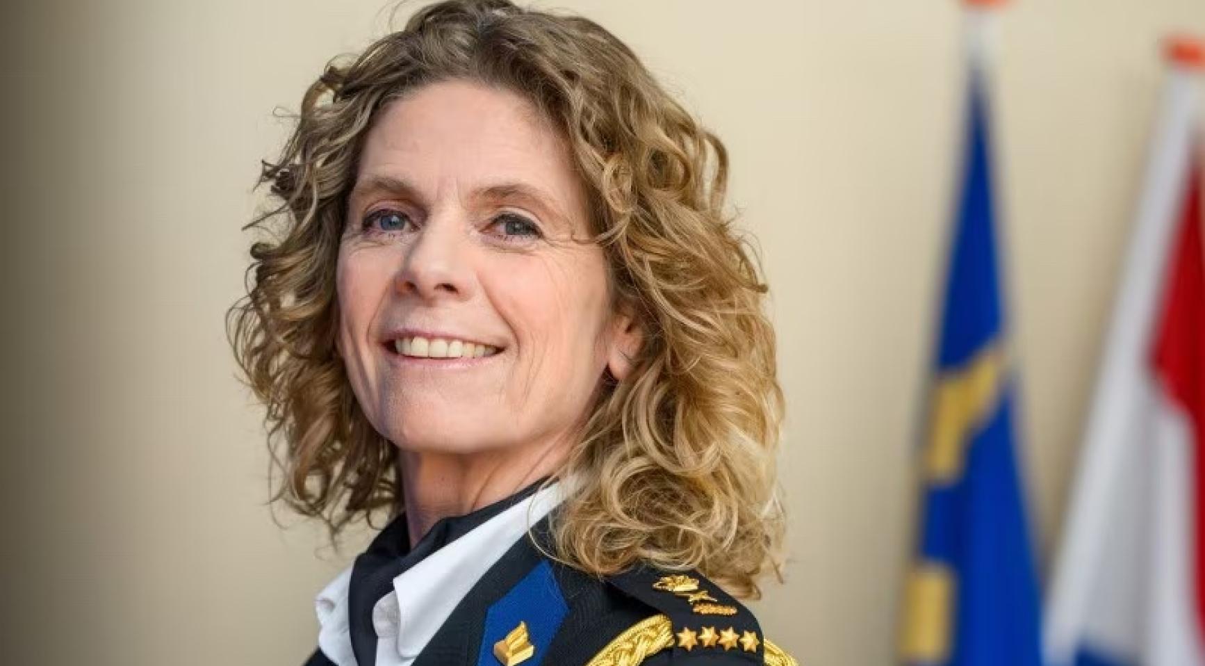 Crimineel netwerk achter oud en nieuw vuurwerkaanvallen op politie in Amsterdam