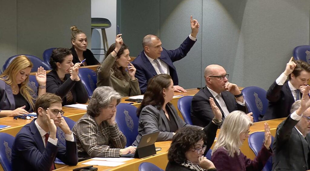 D66-leider Jetten ziet kansen in PVV-afvallers; GL-PvdA noemt het "rechtse chaos"