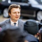 Defensieminister Brekelmans biedt excuses aan in Hawija voor bombardement