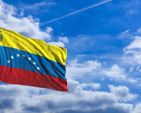 Drie Venezolaanse mensenrechtenactivisten vast in Nederland door onzekere situatie thuis