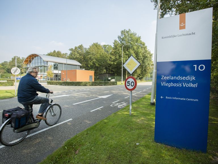 Drone in beslag genomen bij vliegbasis Volkel, bestuurder wordt onderzocht
