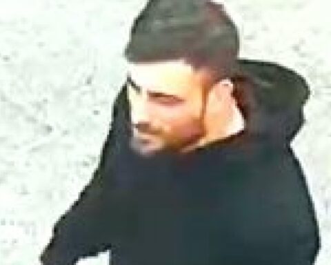 Duitse verdachte uitgeleverd voor moord op terras in Rijswijk; twee anderen nog voortvluchtig