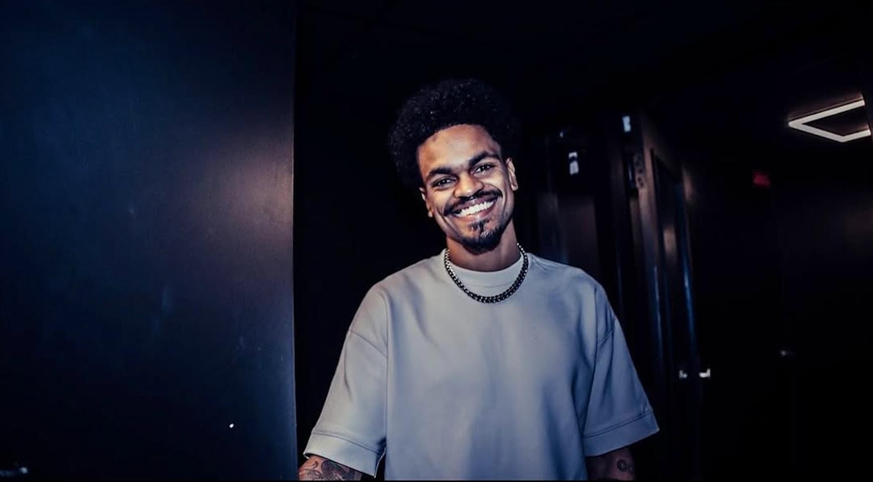 €1.900 verduisterd door oplichter inspireert Sjoerd Scott tot juridische scriptie en comedycarrière