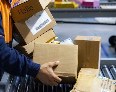 Geen extra Nederlandse toeslag op pakketjes van buiten de EU