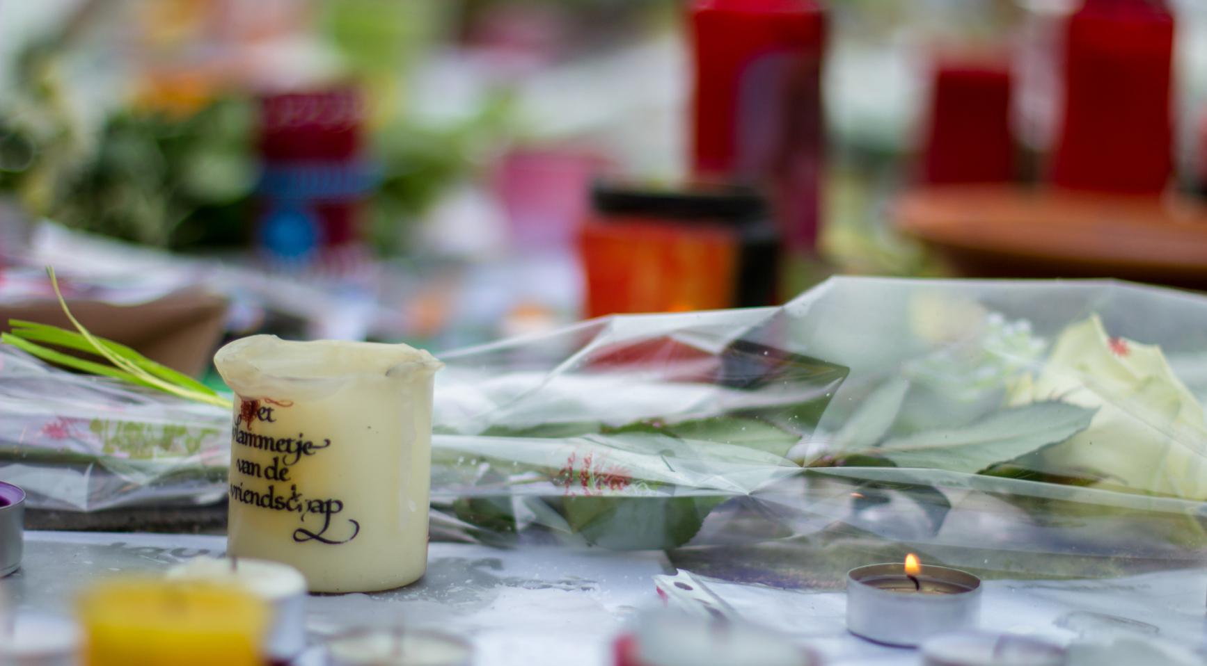 Herdenking voor 60-jarige man omgekomen tijdens sneeuwballengevecht in Schiedam; tieners nog in hechtenis