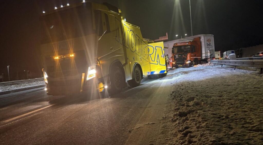 Ijswegen en files: al 535 km vertraging op Nederlandse wegen