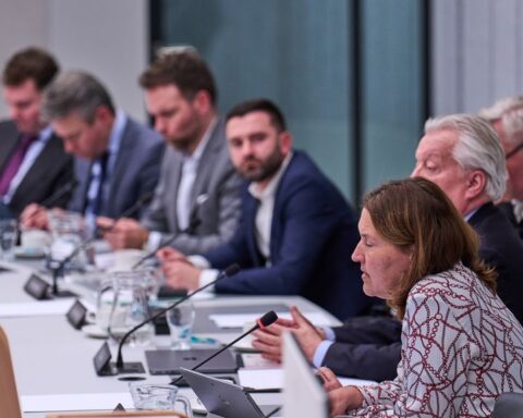 Kamer ondersteunt mogelijke uitbreiding van militaire aanwezigheid in Groenland