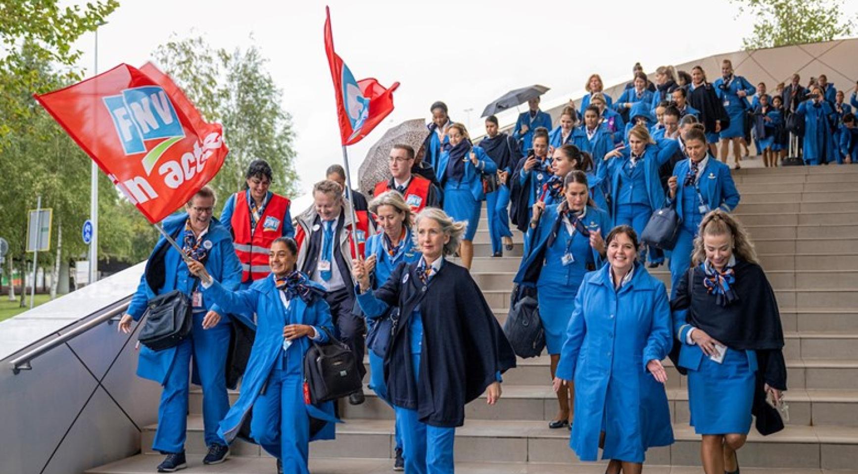 KLM en cabinepersoneel sluiten tweejarig sociaal akkoord na positieve stemming
