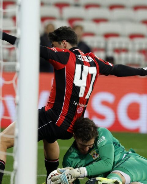 Kostbare fouten kosten Go Ahead Eagles de overwinning in 3-1 nederlaag tegen Nice in Europa League