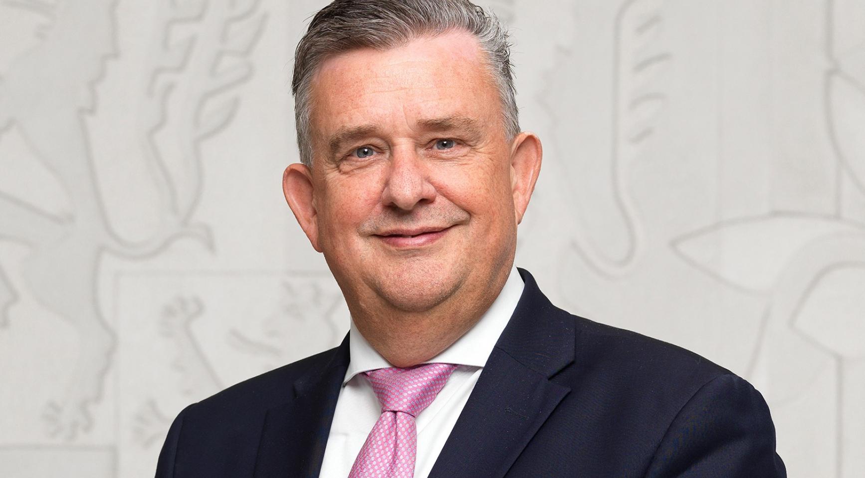 Limburgs gouverneur roept op tot sociale inclusie en veroordeelt geweld tegen hulpverleners