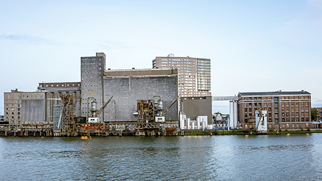 Maarsen Groep en Synchroon verwerven voormalige Quaker-fabriek in Rotterdam Charlois voor € 12,25 mln
