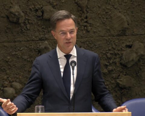 NATO-voorzitter Rutte roept bondgenoten op tot bescherming van Groenland tegen annexatiedreigingen van de VS