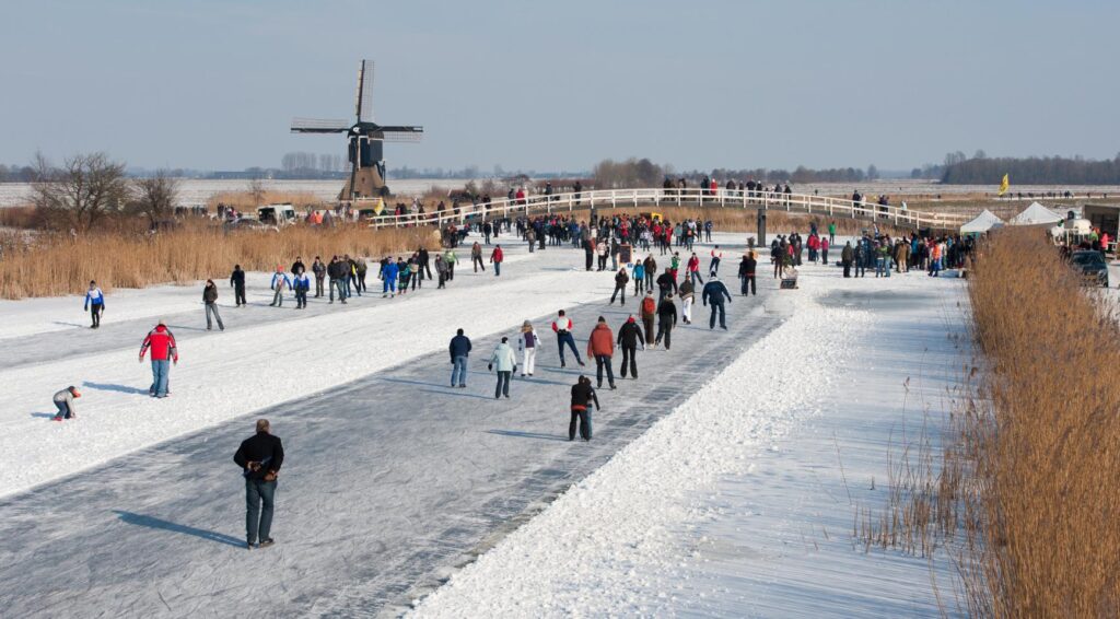 Natuurlijk ijs voor schaatsen geopend in meerdere Nederlandse steden, waaronder Doorn en Warmond