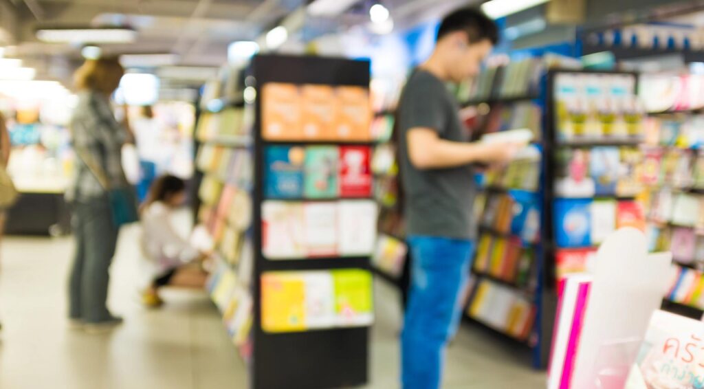 Nederlandse boekenverkoop daalt met 2 miljoen in 2025; stijging Engelse titels, audioboeken in opkomst