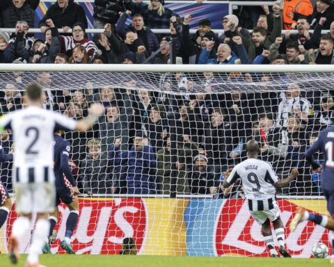 Newcastle verslaat PSV met gemak met 3-0 in de UEFA Champions League