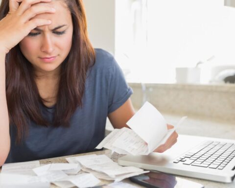 Nieuwe Nederlandse regels voor energiecontracten laten consumenten in het ongewisse over prijsveranderingen