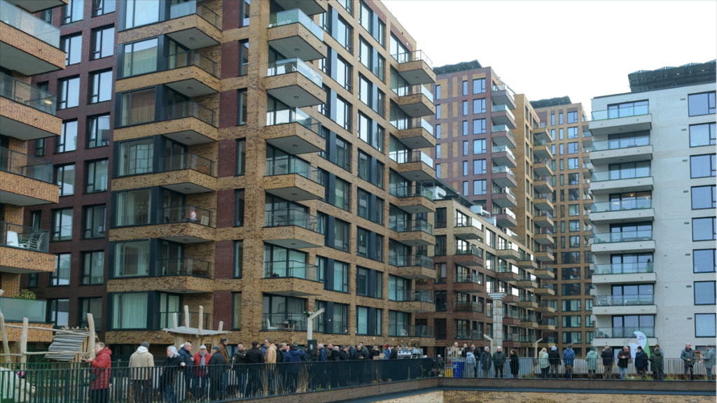 Oplevering van De Zaanse Helden in Zaandam markeert voltooiing van groot woningproject