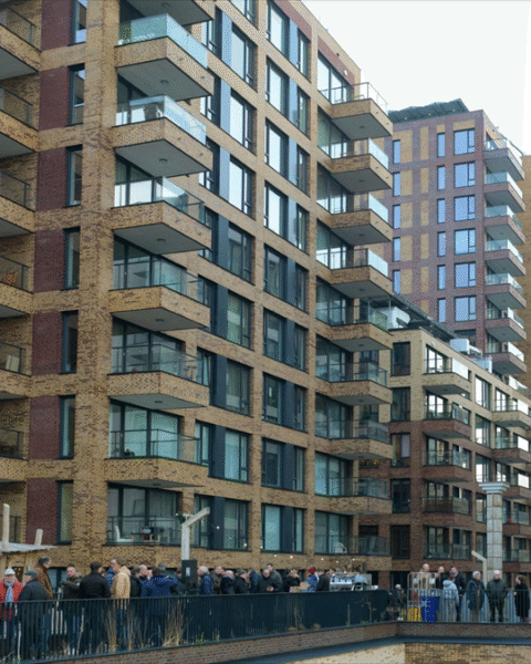 Oplevering van De Zaanse Helden in Zaandam markeert voltooiing van groot woningproject