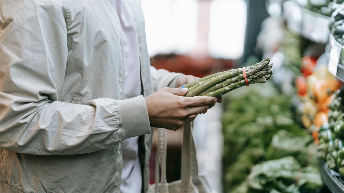 Prijsstijging supermarkten zorgt voor omzetherstel in 2025, maar volumegroei blijft uit