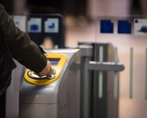 Rechter verklaart bedrijf uit Almere schuldig aan misleiding bij verkoop ov-chipkaarten