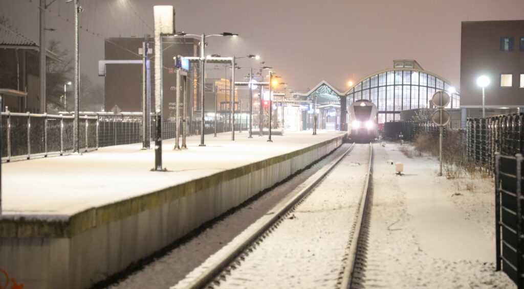 Sneeuw valt in Groningen en Drenthe; ijswaarschuwingen uitgebracht voor Noord-Holland en Flevoland
