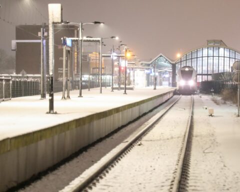 Sneeuw valt in Groningen en Drenthe; ijswaarschuwingen uitgebracht voor Noord-Holland en Flevoland