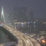 Sneeuw verstoort reisverkeer in Nederland, meer dan 500 vluchten geannuleerd op Schiphol