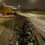 Sneeuwval en gladde wegen veroorzaken problemen op Nederlandse wegen; één dode in Rotterdam