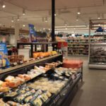 Supermarkten kampen met tekorten aan verse producten door sneeuwval en vertraagde leveringen