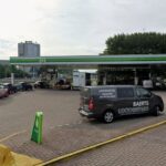 Taxi rijdt weg met tankslang, brand bij tankstation Nieuwegein snel onder controle