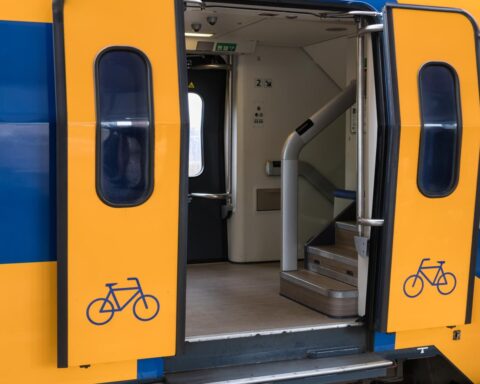 Treinen rijden grotendeels volgens schema; geen bussen in het noorden