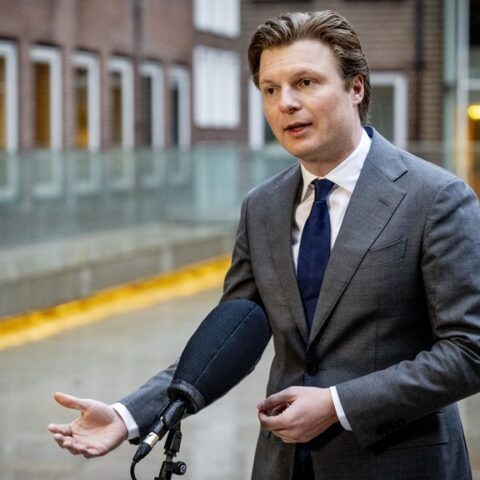 Twee Nederlandse militairen naar Groenland gestuurd voor missie