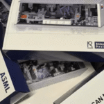 Vakbonden bekritiseren ASML om ontslag van 1.700 medewerkers ondanks uitbreidingsplannen