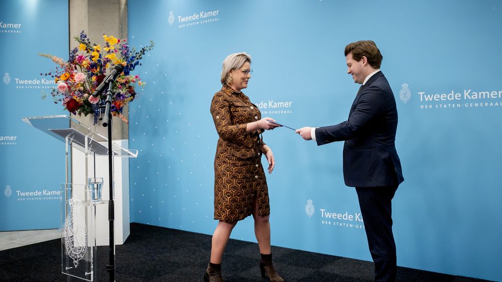 Vakbonden boos over plannen, onderwijs opgelucht en zorgplannen coalitie onder vuur