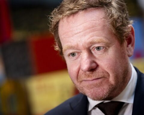 Van Weel: kabinet beslist snel over Nederlandse militairen naar Groenland