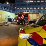 Video: 54-jarige automobilist verongelukt na botsing met ziekenhuis in Heerlen