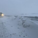 Video: Veel wegen in het noorden afgesloten door sneeuw en harde wind; opvang voor daklozen overvol