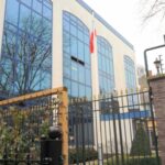 Vieren aangehouden na stenenwerpen naar Iraanse ambassade in Den Haag tijdens protesten in Iran