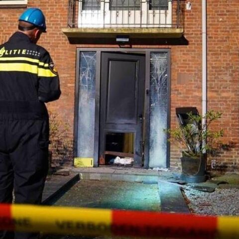 Vrouw uit Nieuwkuijk confronteert verdachten van explosie met letselfoto's, opdrachtgever ontkent betrokkenheid